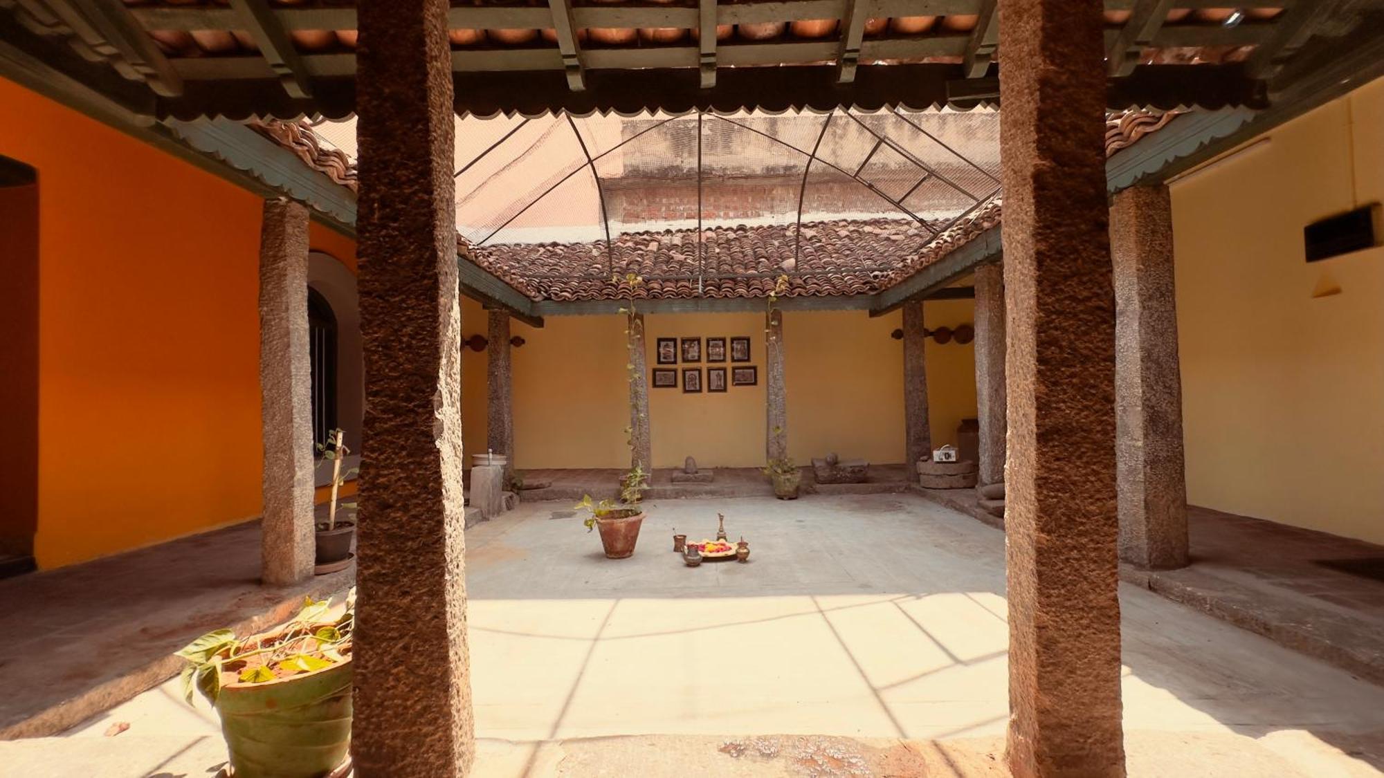 Agraharam Bed And Breakfast เชนไน ภายนอก รูปภาพ